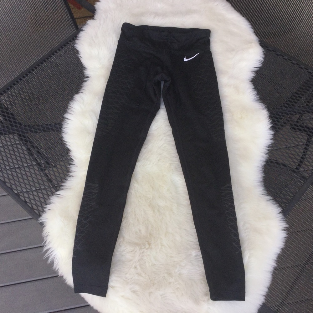 Like new Nike Dri-fit leggings